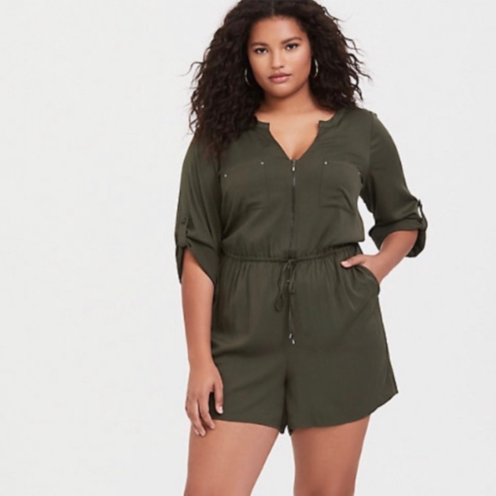 TORRID OLIVE GREEN CHALLIS ZIP FRONT ROMPER